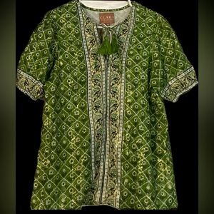 NWOT Victoria Dunn Green Patterned Short Sleeve Tunic with Tassel Tie